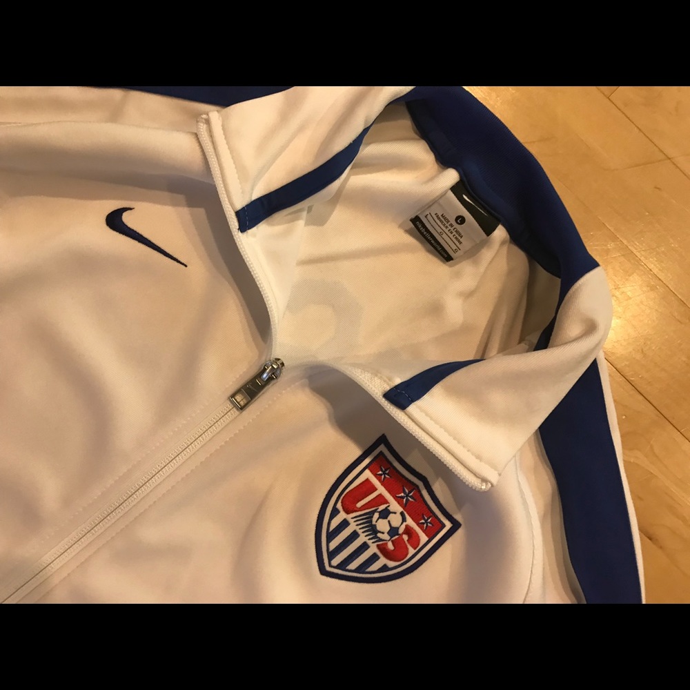 Nike USA Soccer Zip warm-up Jacket. Men’s Large